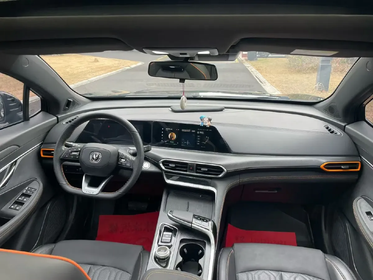 2022 ChangAn UNI-T 1.5T 188HP L4 7DCT,autocango,china used car exporter,china ev exporter,chinese used car exporter,chinese used ev exporter