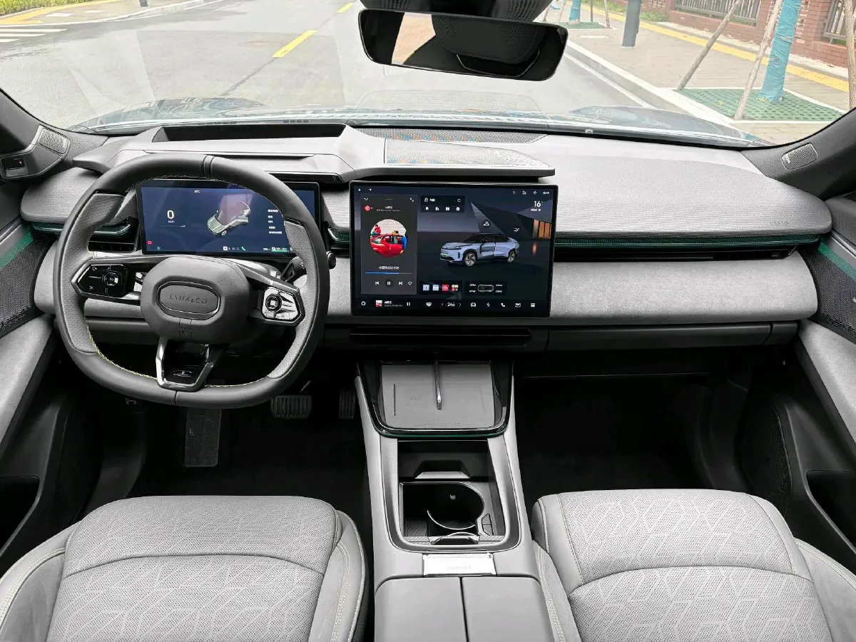 2023 LYNK&CO 08 EM-P 1.5T 163HP L4 3DHT PHEV 39.6KWH,autocango,china used car exporter,china ev exporter,chinese used car exporter,chinese used ev exporter