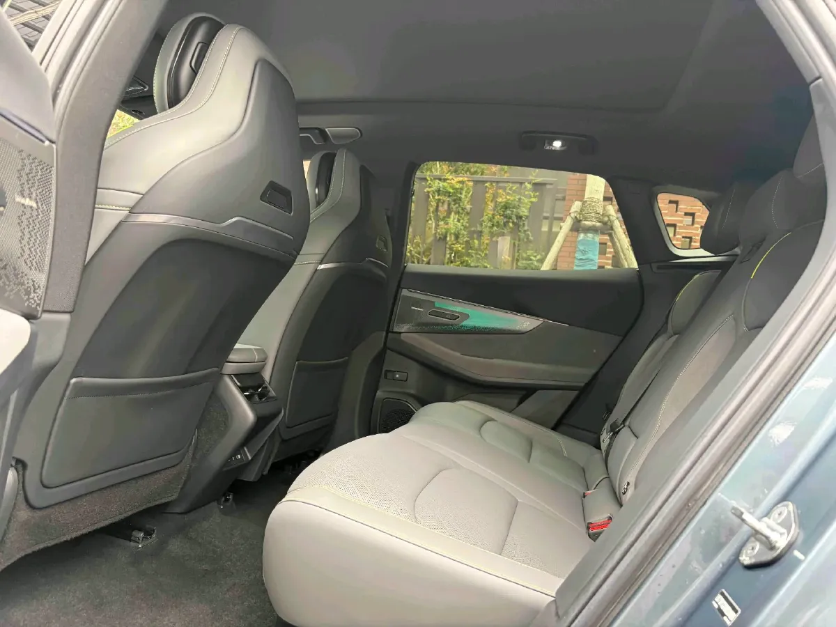 2023 LYNK&CO 08 EM-P 1.5T 163HP L4 3DHT PHEV 39.6KWH,autocango,china used car exporter,china ev exporter,chinese used car exporter,chinese used ev exporter