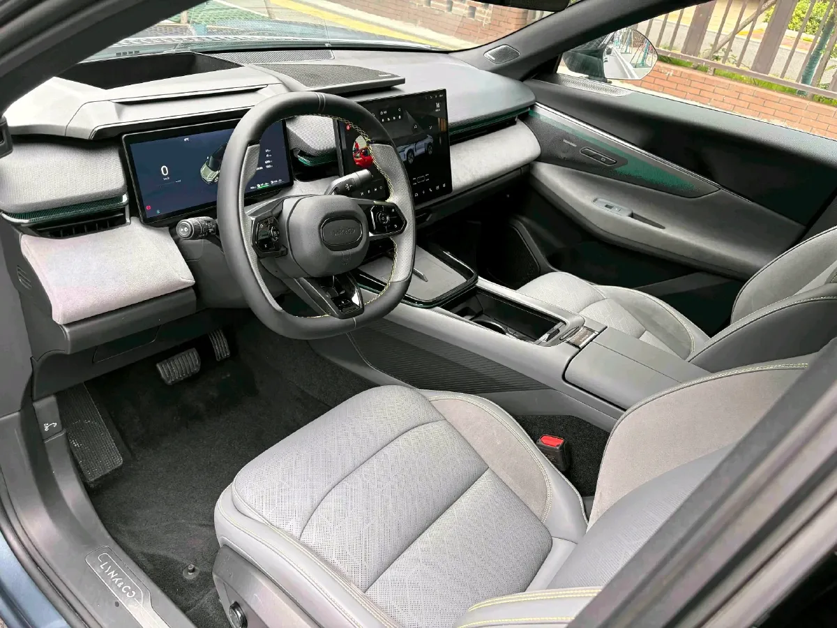 2023 LYNK&CO 08 EM-P 1.5T 163HP L4 3DHT PHEV 39.6KWH,autocango,china used car exporter,china ev exporter,chinese used car exporter,chinese used ev exporter