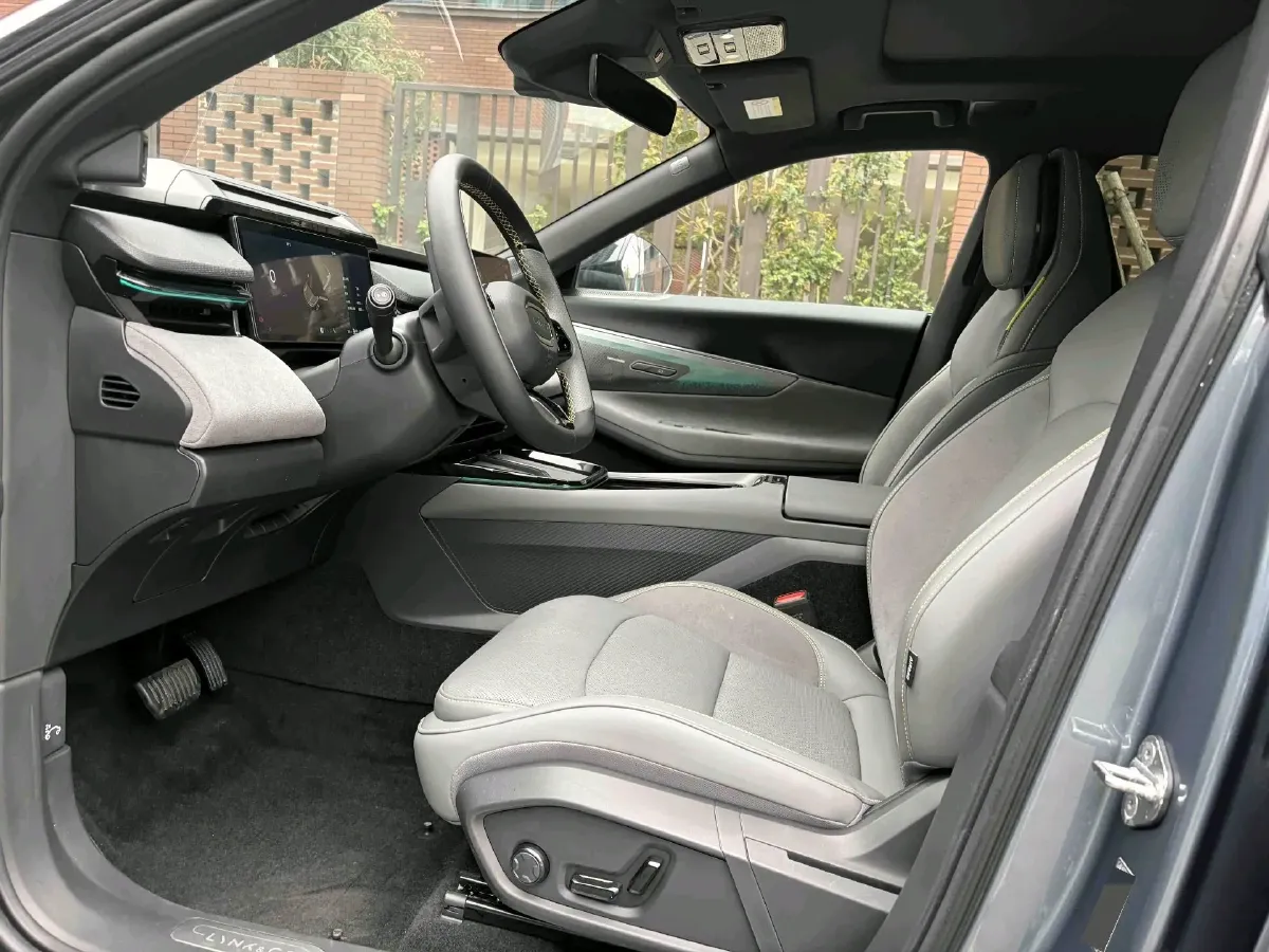 2023 LYNK&CO 08 EM-P 1.5T 163HP L4 3DHT PHEV 39.6KWH,autocango,china used car exporter,china ev exporter,chinese used car exporter,chinese used ev exporter