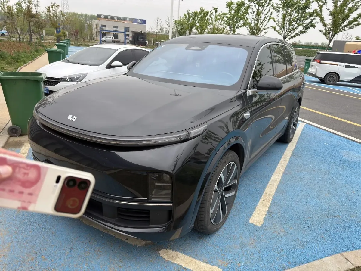 2023 Li L8 Range Extended 154HP REEV 40.9KWH,autocango,china used car exporter,china ev exporter,chinese used car exporter,chinese used ev exporter