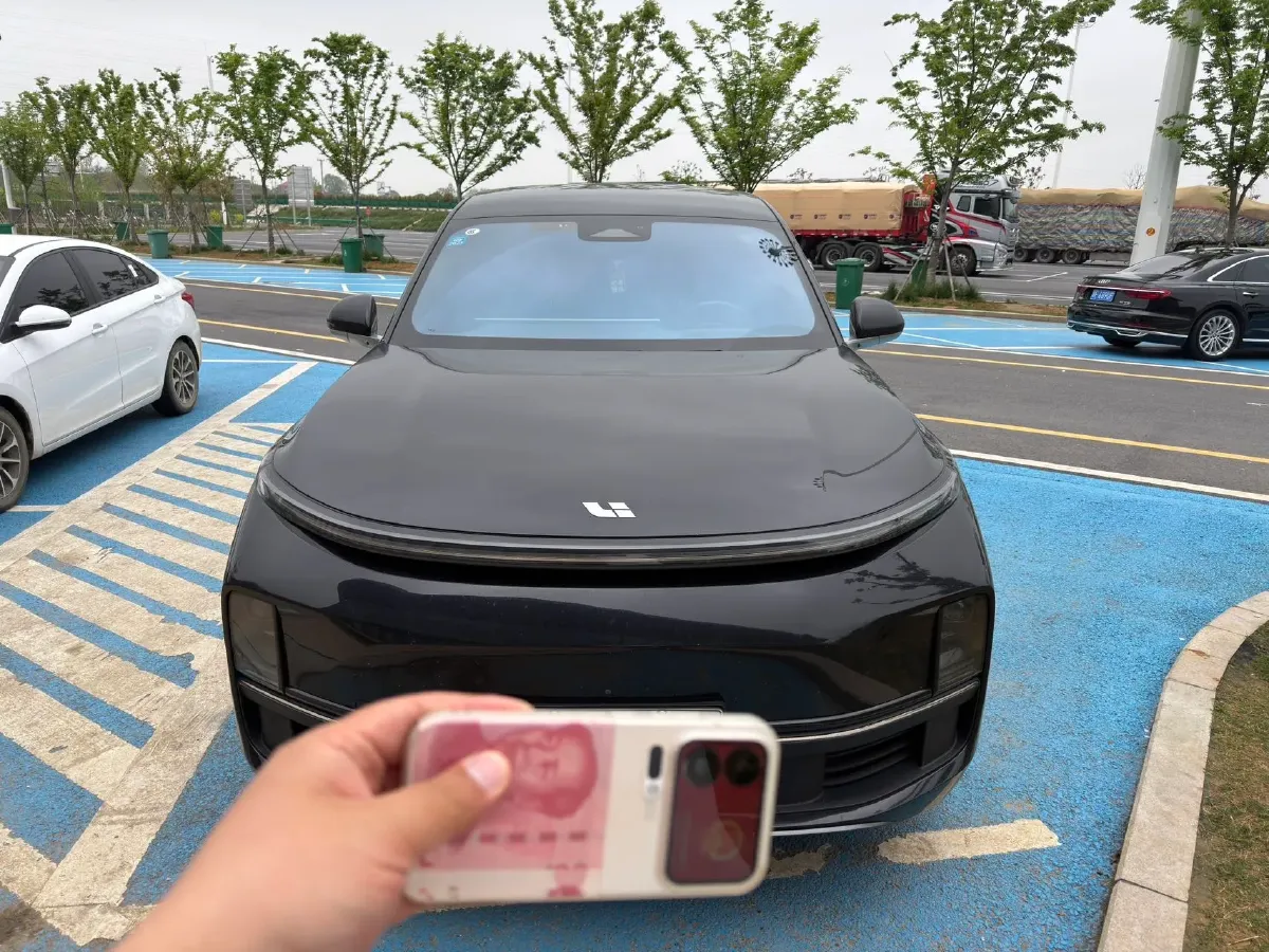 2023 Li L8 Range Extended 154HP REEV 40.9KWH,autocango,china used car exporter,china ev exporter,chinese used car exporter,chinese used ev exporter