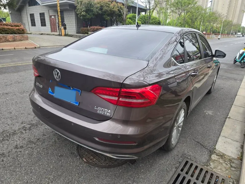 2018 Skoda Karoq 1.4T 150HP L4 7DCT,autocango,china used car exporter,china ev exporter,chinese used car exporter,chinese used ev exporter