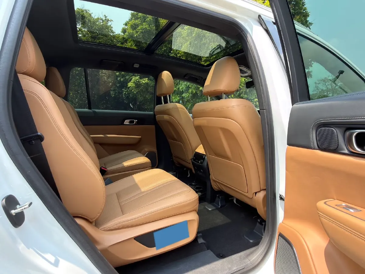 2020 Li ONE Range Extended 131HP REEV 40.5KWH,autocango,china used car exporter,china ev exporter,chinese used car exporter,chinese used ev exporter