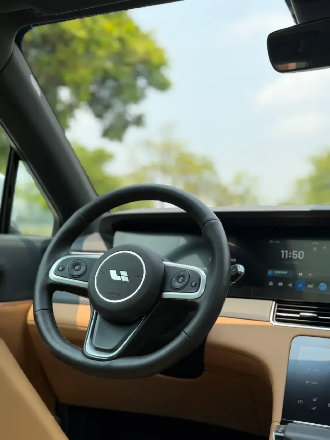 2020 Li ONE Range Extended 131HP REEV 40.5KWH,autocango,china used car exporter,china ev exporter,chinese used car exporter,chinese used ev exporter