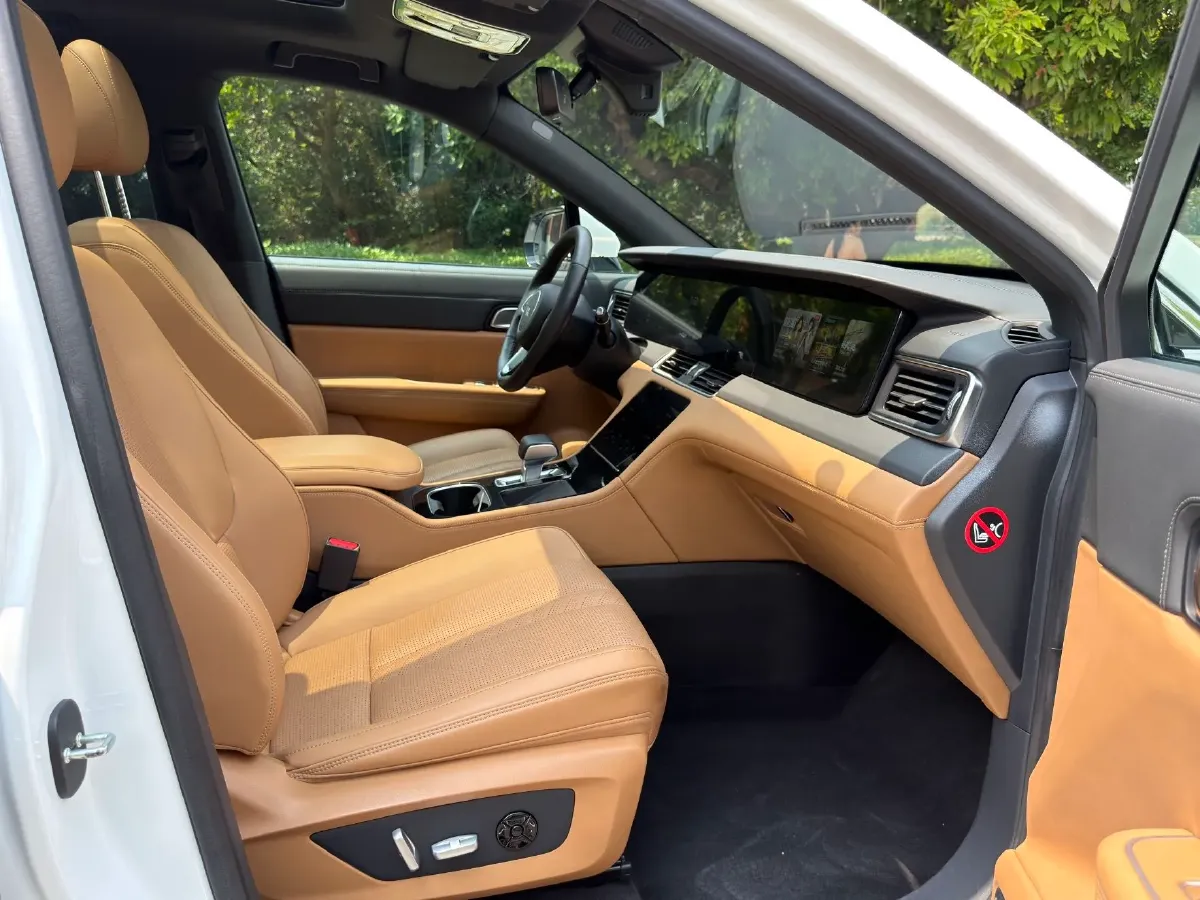 2020 Li ONE Range Extended 131HP REEV 40.5KWH,autocango,china used car exporter,china ev exporter,chinese used car exporter,chinese used ev exporter