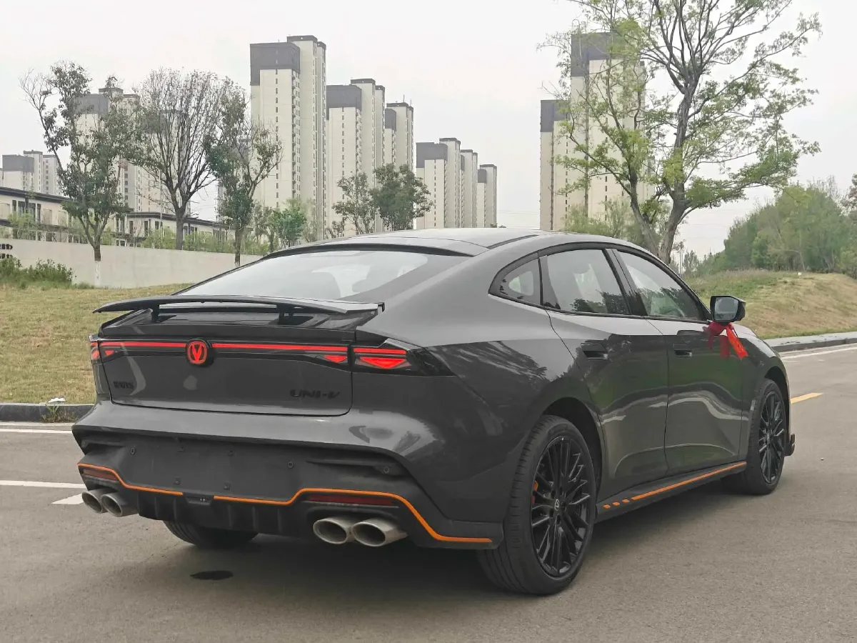 2025 ChangAn UNI-V 2.0T 245HP L4 8AT,autocango,china used car exporter,china ev exporter,chinese used car exporter,chinese used ev exporter