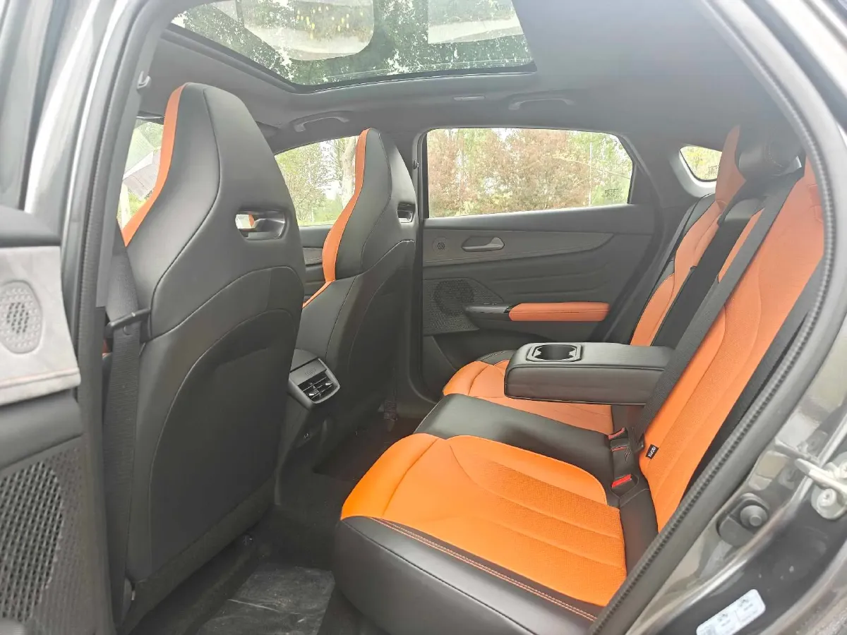 2025 ChangAn UNI-V 2.0T 245HP L4 8AT,autocango,china used car exporter,china ev exporter,chinese used car exporter,chinese used ev exporter