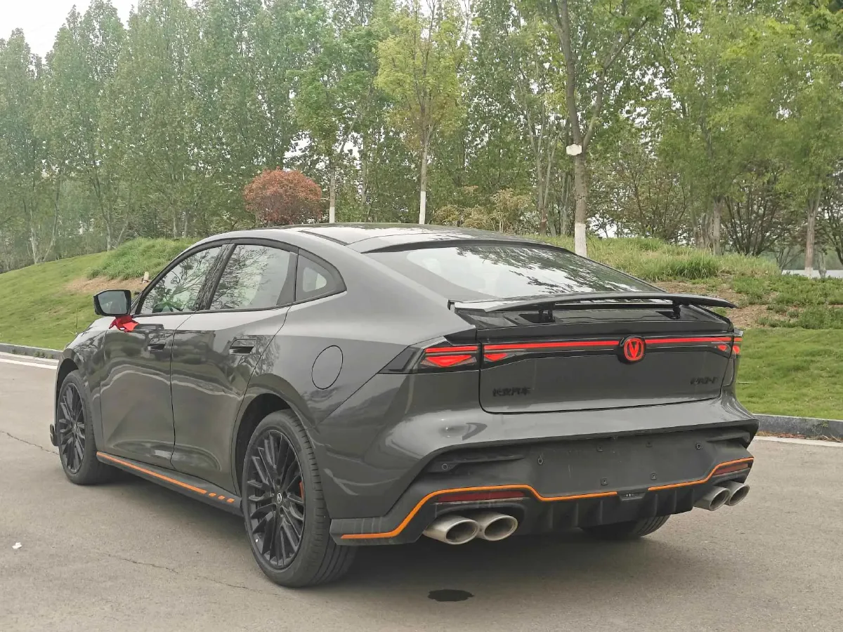 2025 ChangAn UNI-V 2.0T 245HP L4 8AT,autocango,china used car exporter,china ev exporter,chinese used car exporter,chinese used ev exporter