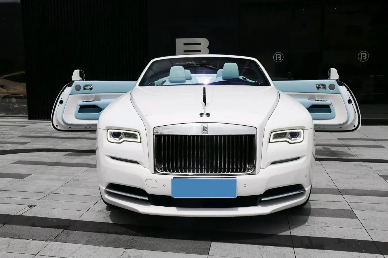 2018 Rolls-Royce Dawn 6.6T 571HP V12 8AT,autocango,china used car exporter,china ev exporter,chinese used car exporter,chinese used ev exporter