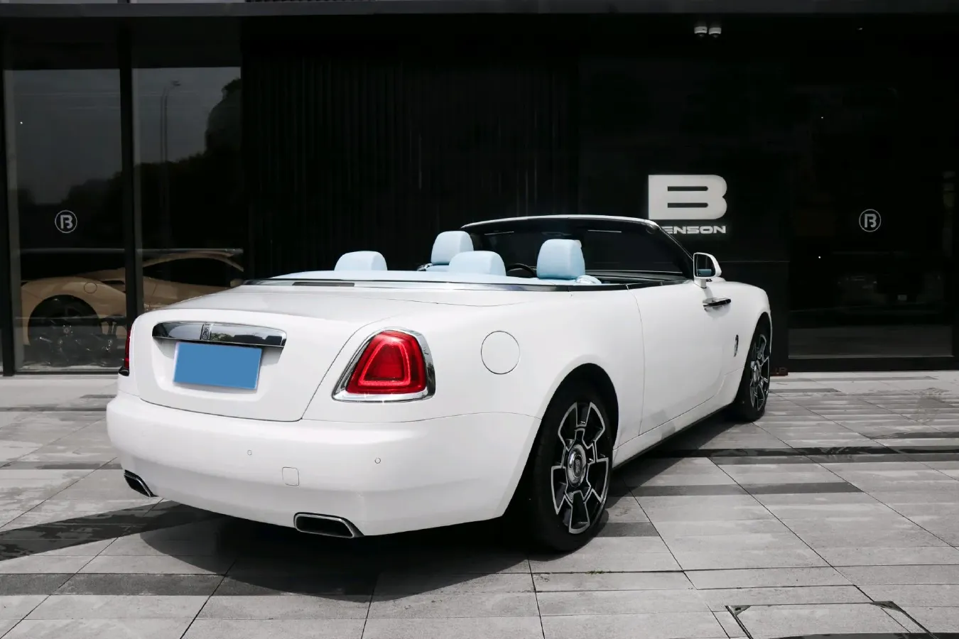2018 Rolls-Royce Dawn 6.6T 571HP V12 8AT,autocango,china used car exporter,china ev exporter,chinese used car exporter,chinese used ev exporter