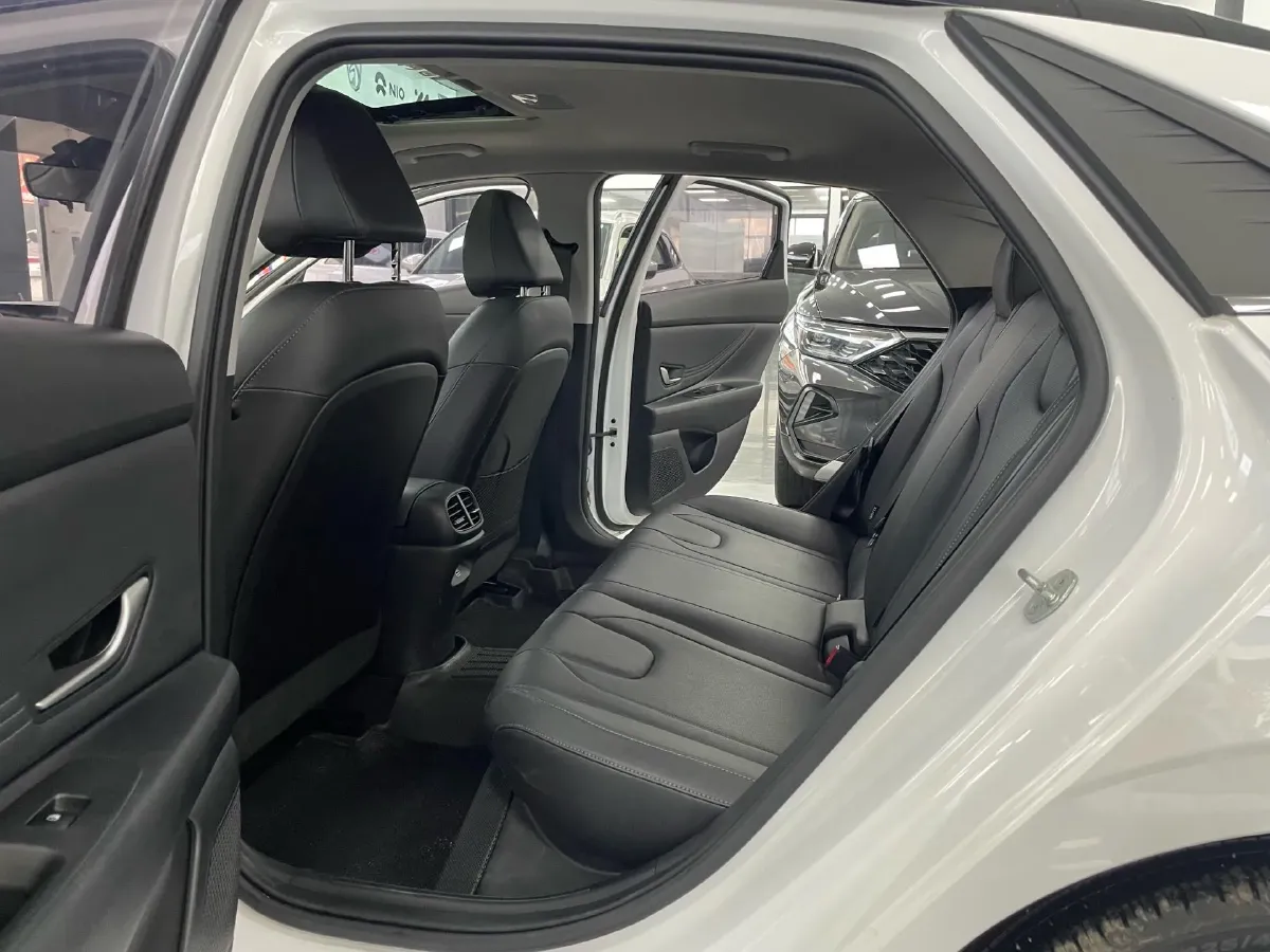 2021 Hyundai Elantra 1.5L 115HP L4 CVT,autocango,china used car exporter,china ev exporter,chinese used car exporter,chinese used ev exporter