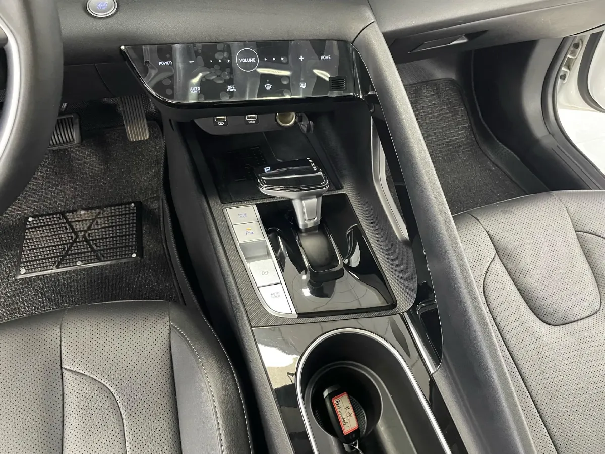 2021 Hyundai Elantra 1.5L 115HP L4 CVT,autocango,china used car exporter,china ev exporter,chinese used car exporter,chinese used ev exporter