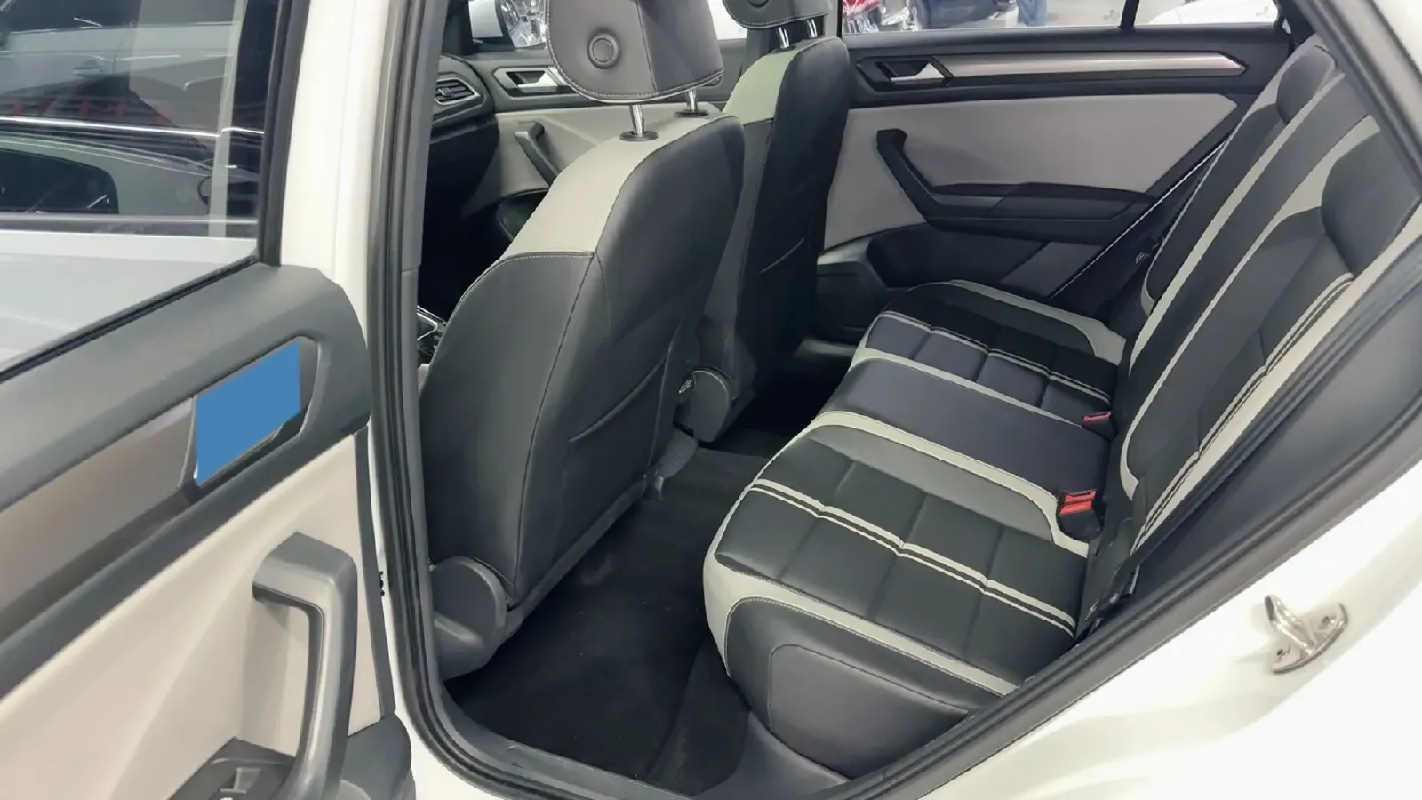 2023 Volkswagen T-Roc 1.5T 160HP L4 7DCT,autocango,china used car exporter,china ev exporter,chinese used car exporter,chinese used ev exporter