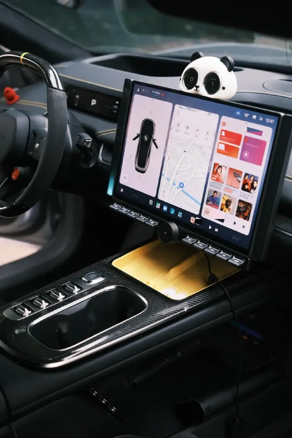 2025 MI SU7 Ultra BEV 93.7KWH,autocango,china used car exporter,china ev exporter,chinese used car exporter,chinese used ev exporter