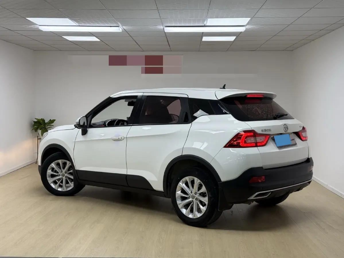 2017 Brilliance Auto V3 1.5L 112HP L4 5AT,autocango,china used car exporter,china ev exporter,chinese used car exporter,chinese used ev exporter