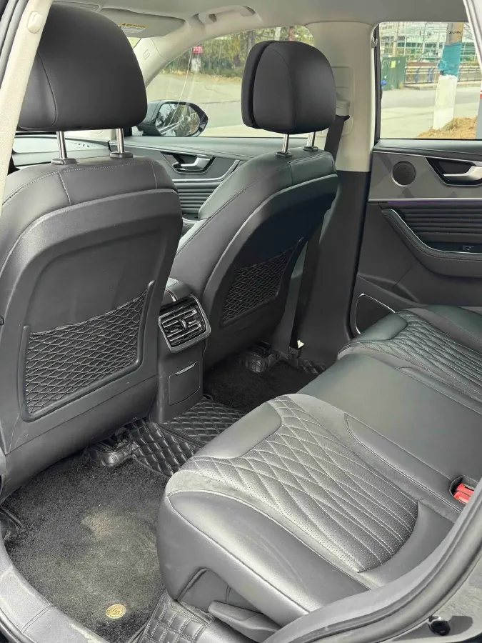 2025 HongQi HS5 2.0T 252HP L4 8AT,autocango,china used car exporter,china ev exporter,chinese used car exporter,chinese used ev exporter