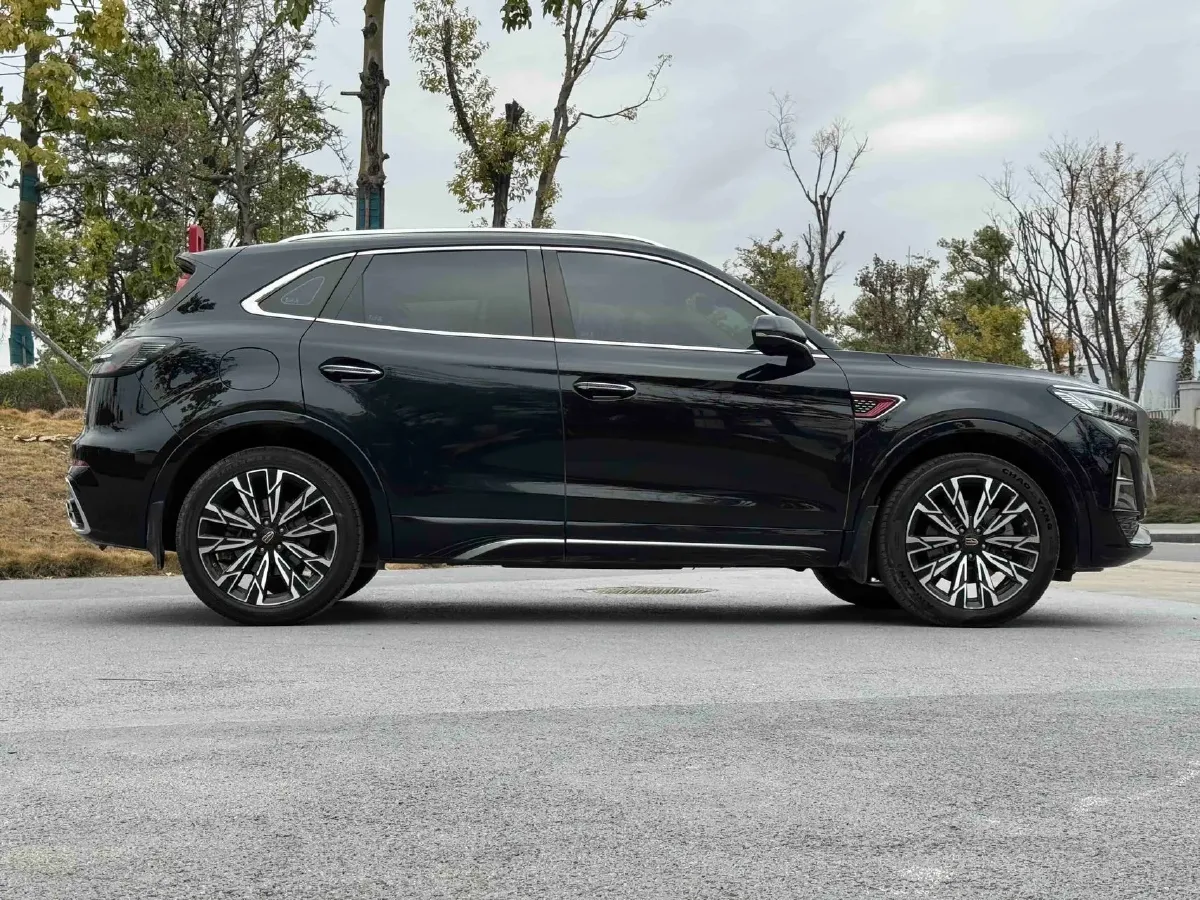 2025 HongQi HS5 2.0T 252HP L4 8AT,autocango,china used car exporter,china ev exporter,chinese used car exporter,chinese used ev exporter