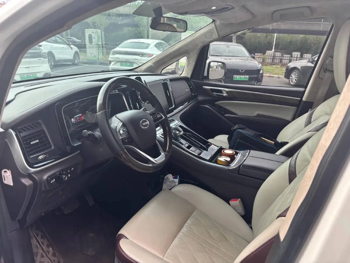 2021 GAC Trumpchi M8 2.0T 252HP L4 8AT,autocango,china used car exporter,china ev exporter,chinese used car exporter,chinese used ev exporter