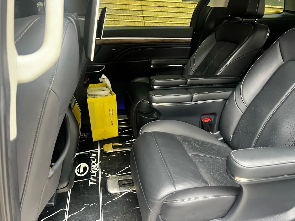 2021 GAC Trumpchi M8 2.0T 252HP L4 8AT,autocango,china used car exporter,china ev exporter,chinese used car exporter,chinese used ev exporter