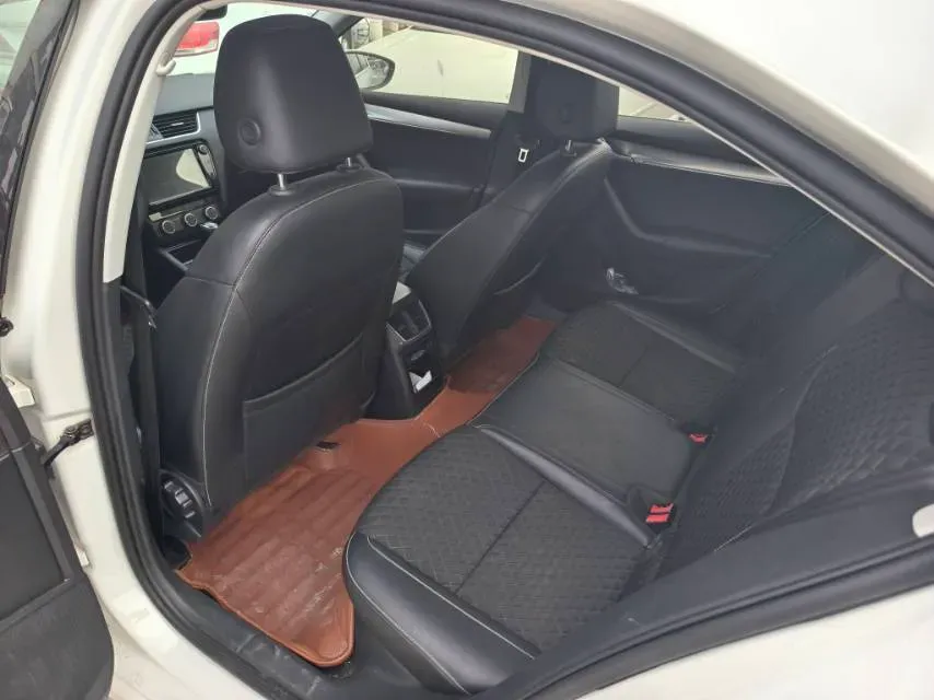 2019 Skoda Octavia 1.2T 116HP L4 7DCT,autocango,china used car exporter,china ev exporter,chinese used car exporter,chinese used ev exporter