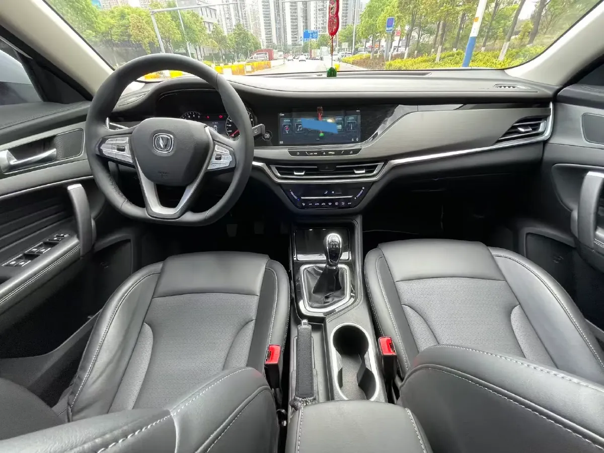 2021 ChangAn CS35 Plus 1.6L 128HP L4 5MT,autocango,china used car exporter,china ev exporter,chinese used car exporter,chinese used ev exporter