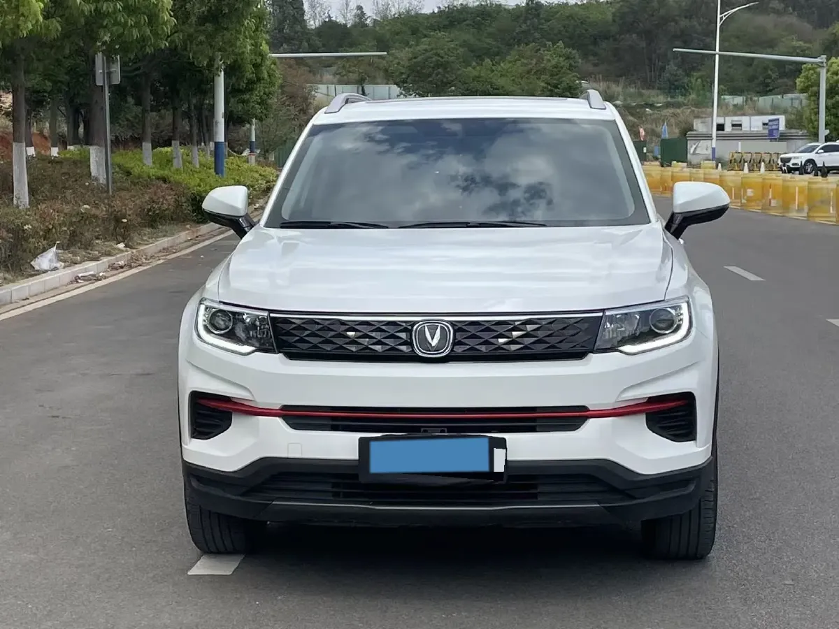 2021 ChangAn CS35 Plus 1.6L 128HP L4 5MT,autocango,china used car exporter,china ev exporter,chinese used car exporter,chinese used ev exporter