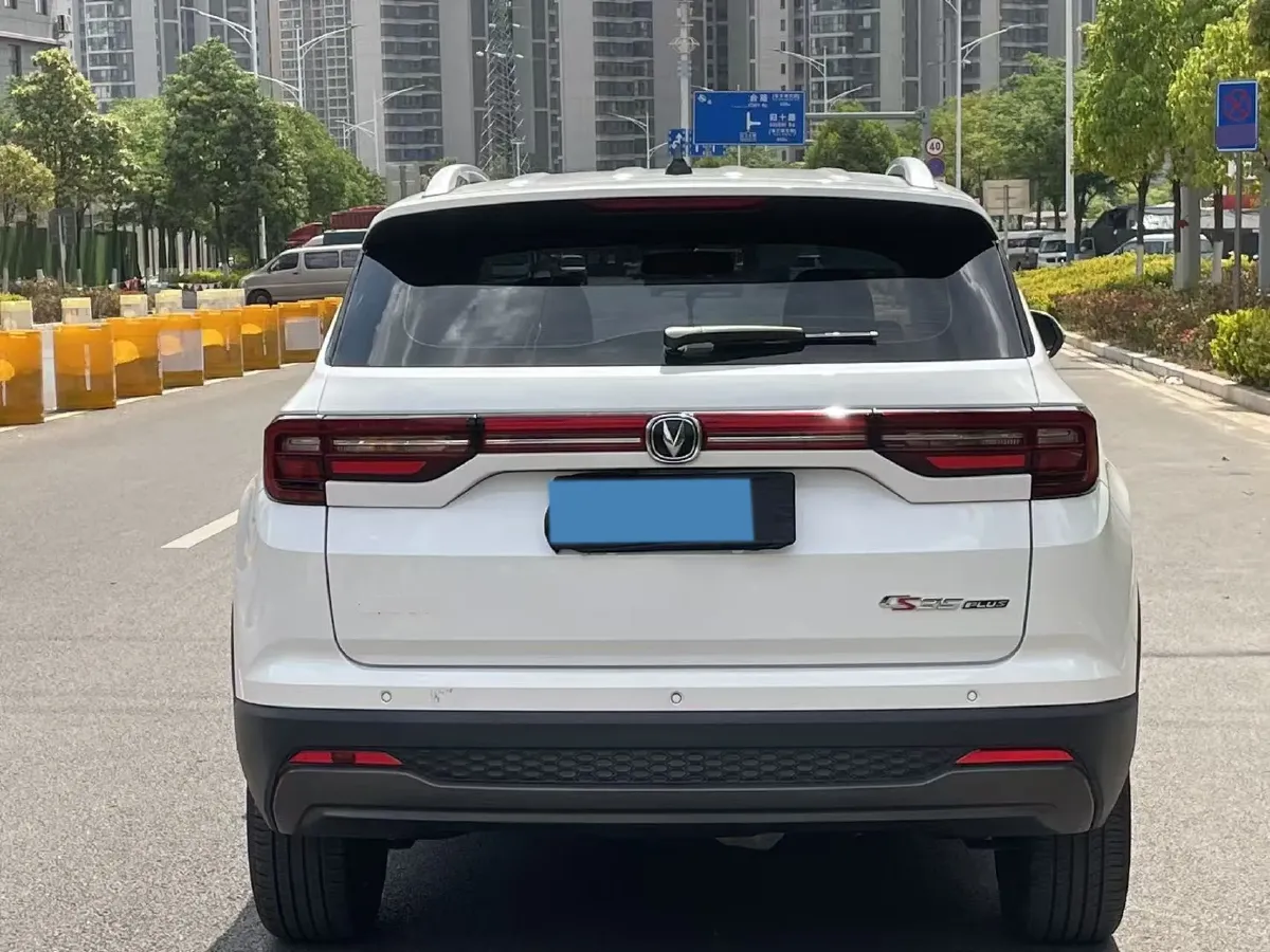 2021 ChangAn CS35 Plus 1.6L 128HP L4 5MT,autocango,china used car exporter,china ev exporter,chinese used car exporter,chinese used ev exporter