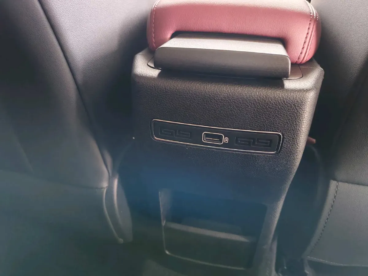 2021 Geely Coolray 1.4T 141HP L4 6DCT,autocango,china used car exporter,china ev exporter,chinese used car exporter,chinese used ev exporter