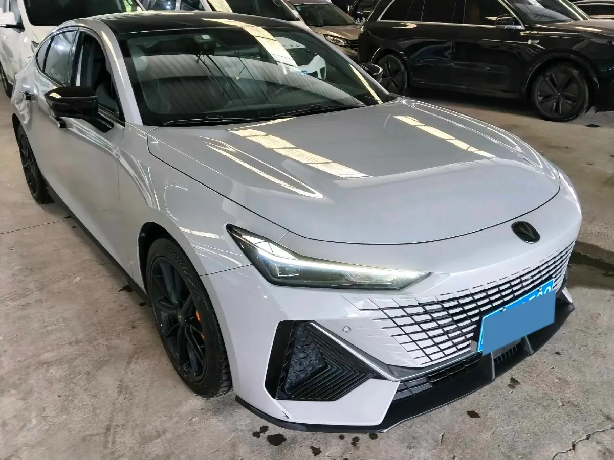 2022 ChangAn UNI-V 1.5T 188HP L4 7DCT,autocango,china used car exporter,china ev exporter,chinese used car exporter,chinese used ev exporter