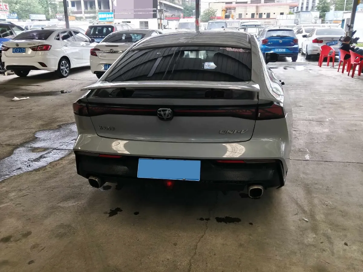 2022 ChangAn UNI-V 1.5T 188HP L4 7DCT,autocango,china used car exporter,china ev exporter,chinese used car exporter,chinese used ev exporter