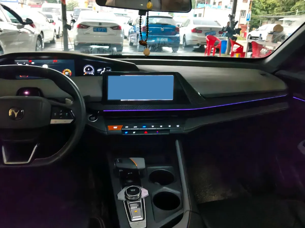 2022 ChangAn UNI-V 1.5T 188HP L4 7DCT,autocango,china used car exporter,china ev exporter,chinese used car exporter,chinese used ev exporter