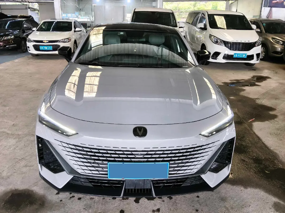 2022 ChangAn UNI-V 1.5T 188HP L4 7DCT,autocango,china used car exporter,china ev exporter,chinese used car exporter,chinese used ev exporter