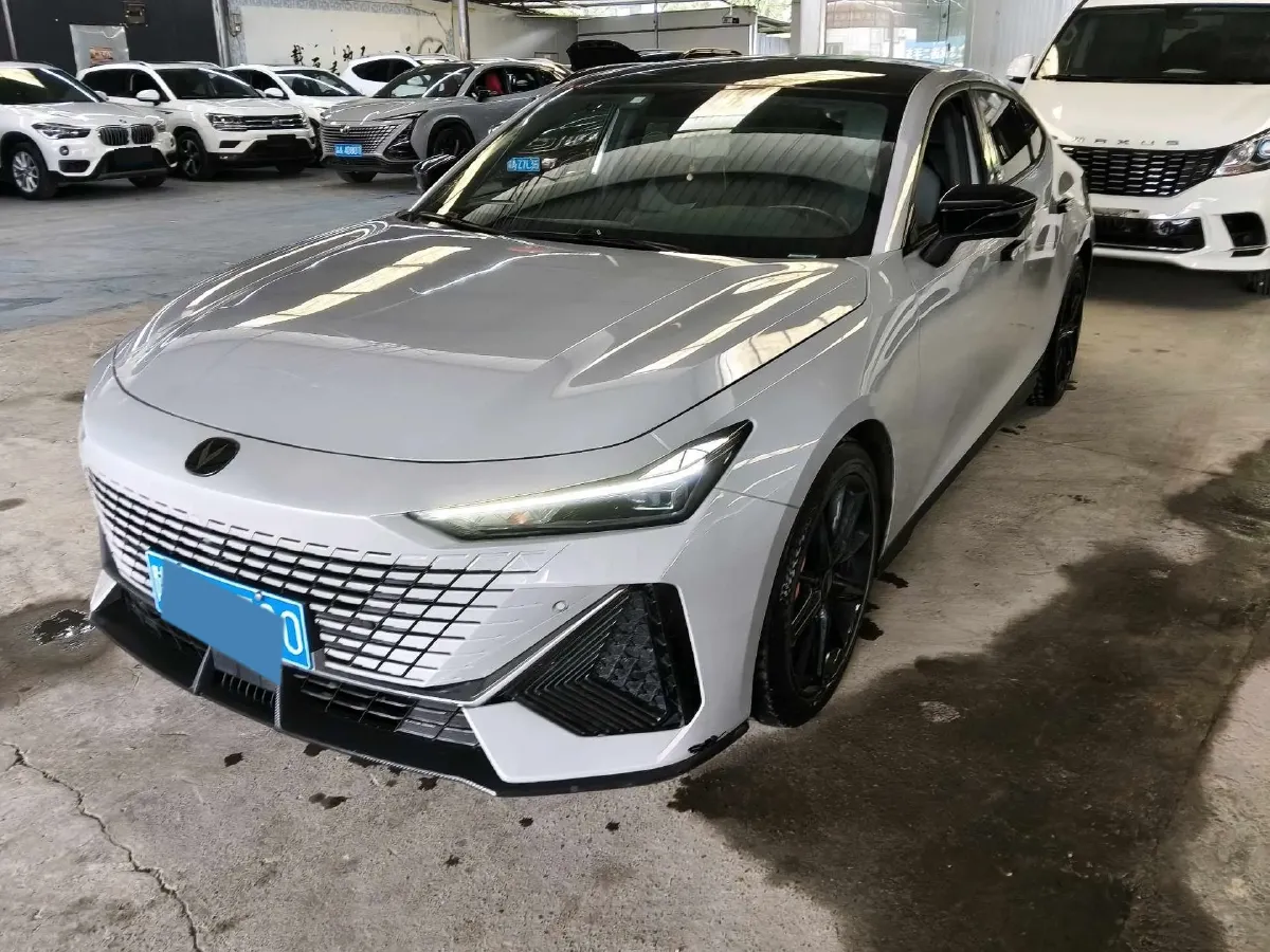 2022 ChangAn UNI-V 1.5T 188HP L4 7DCT,autocango,china used car exporter,china ev exporter,chinese used car exporter,chinese used ev exporter