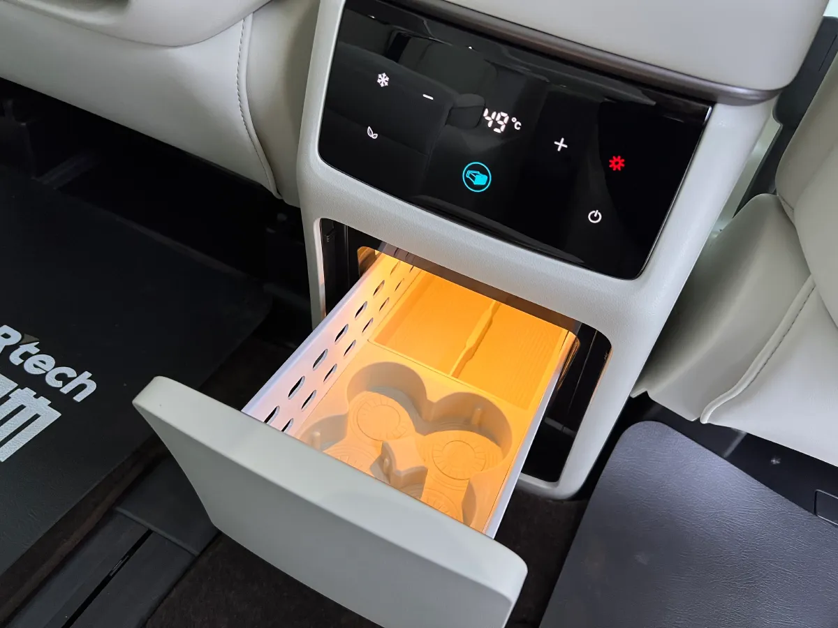 2025 WEY HighMountain 1.5T 170HP L4 4DHT PHEV,autocango,china used car exporter,china ev exporter,chinese used car exporter,chinese used ev exporter