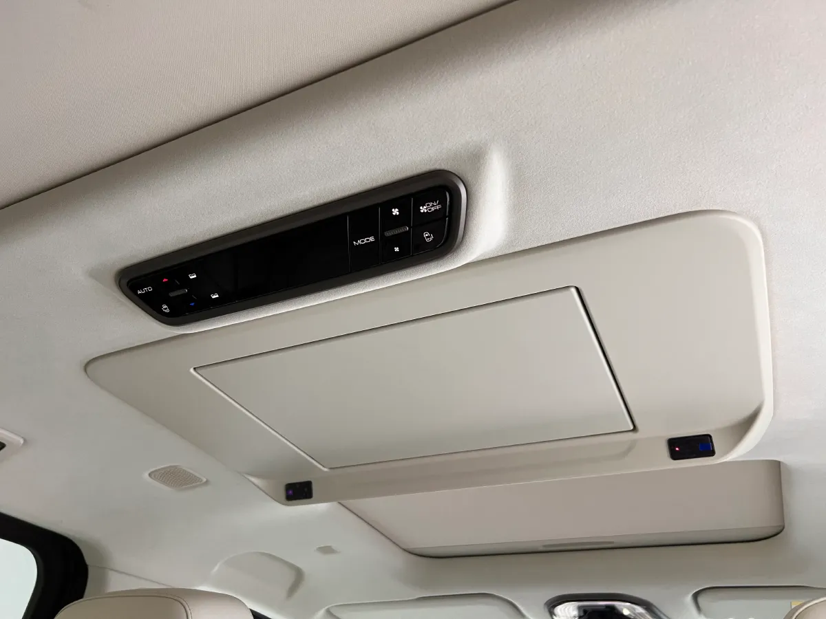 2025 WEY HighMountain 1.5T 170HP L4 4DHT PHEV,autocango,china used car exporter,china ev exporter,chinese used car exporter,chinese used ev exporter