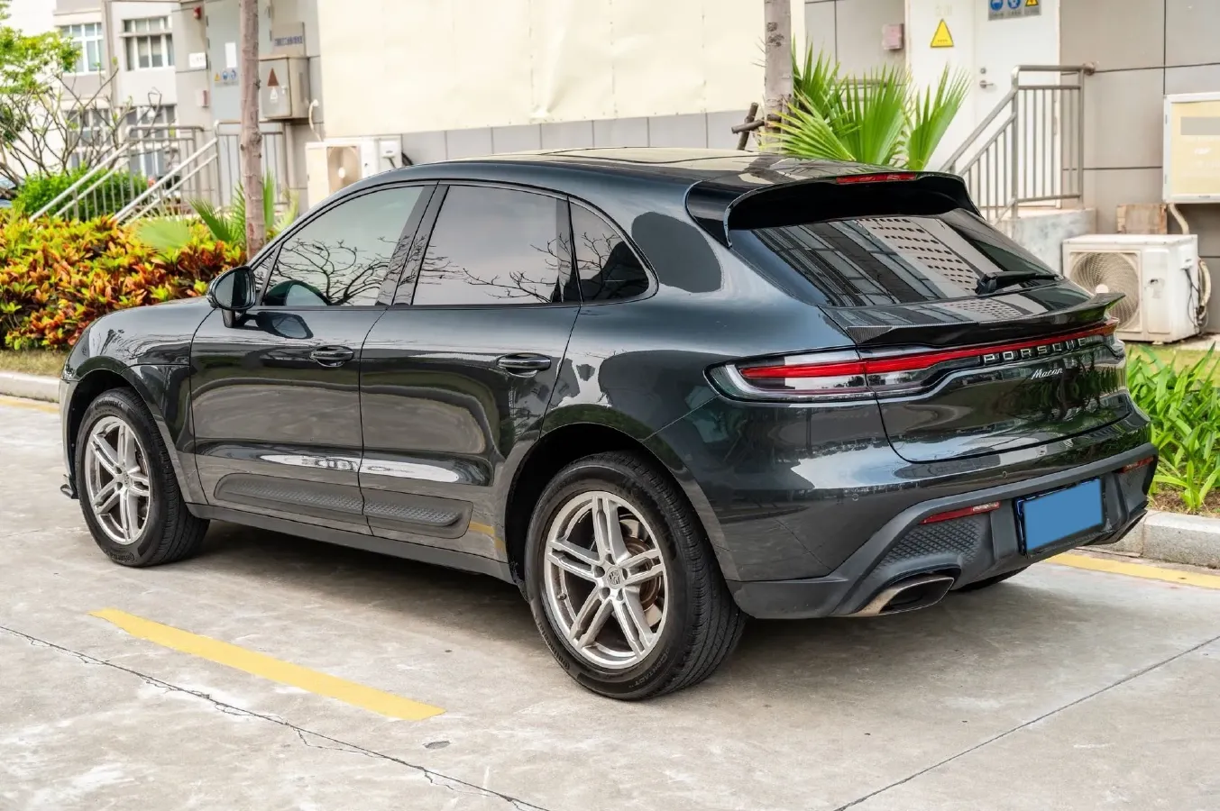 2023 Porsche Macan 2.0T 265HP L4 7DCT,autocango,china used car exporter,china ev exporter,chinese used car exporter,chinese used ev exporter
