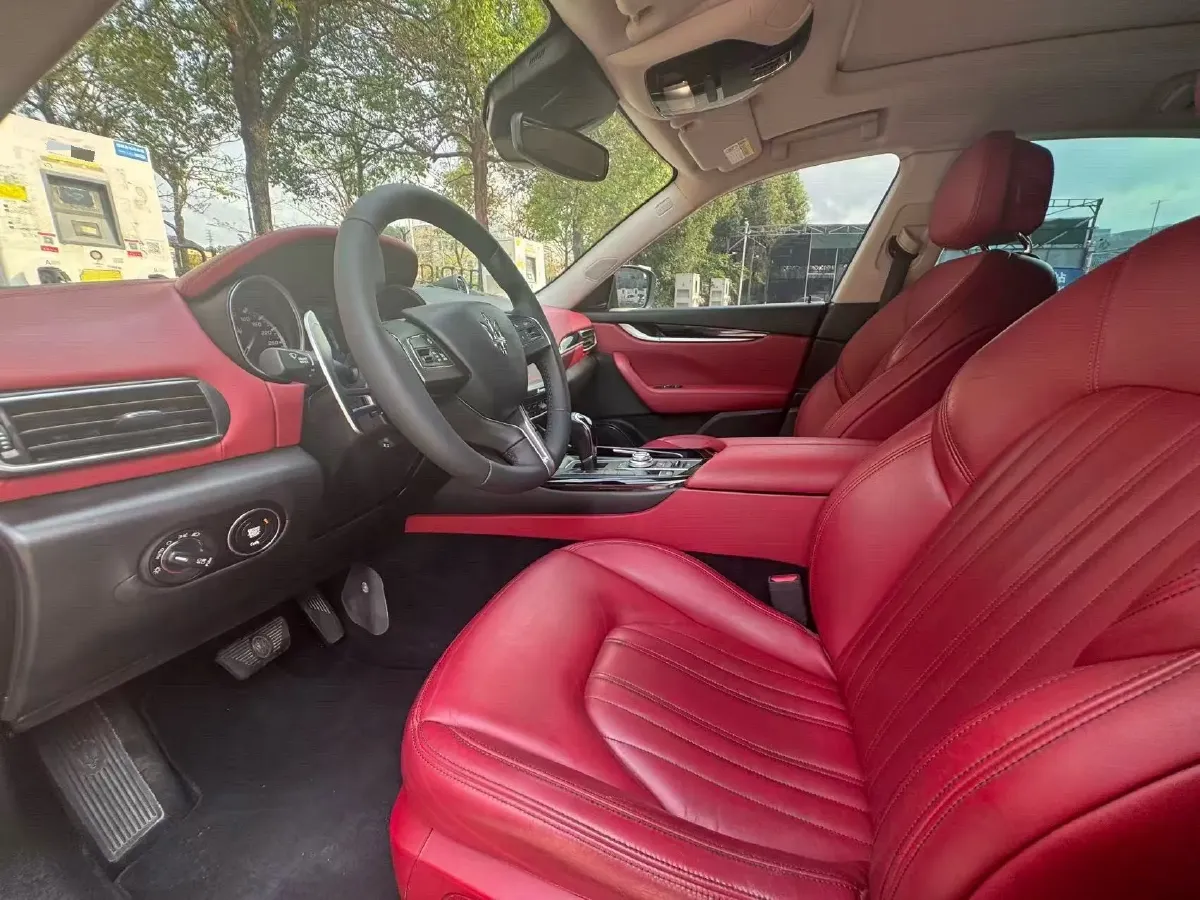 2018 Maserati Levante 3.0T 350HP V6 8AT,autocango,china used car exporter,china ev exporter,chinese used car exporter,chinese used ev exporter