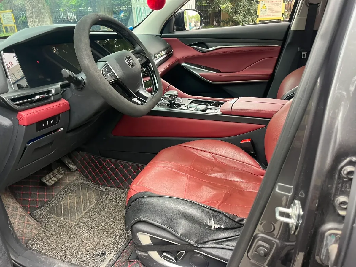 2022 ChangAn CS75 Plus 2.0T 233HP L4 8AT,autocango,china used car exporter,china ev exporter,chinese used car exporter,chinese used ev exporter