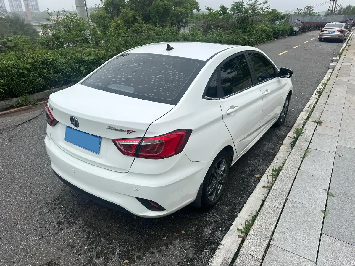 2019 ChangAn Eado DT 1.6L 125HP L4 5MT,autocango,china used car exporter,china ev exporter,chinese used car exporter,chinese used ev exporter