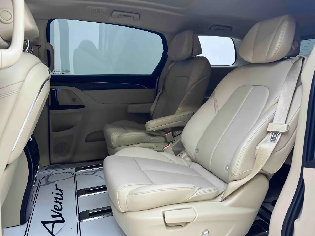 2023 Buick GL8 2.0T 237HP L4 9AT,autocango,china used car exporter,china ev exporter,chinese used car exporter,chinese used ev exporter