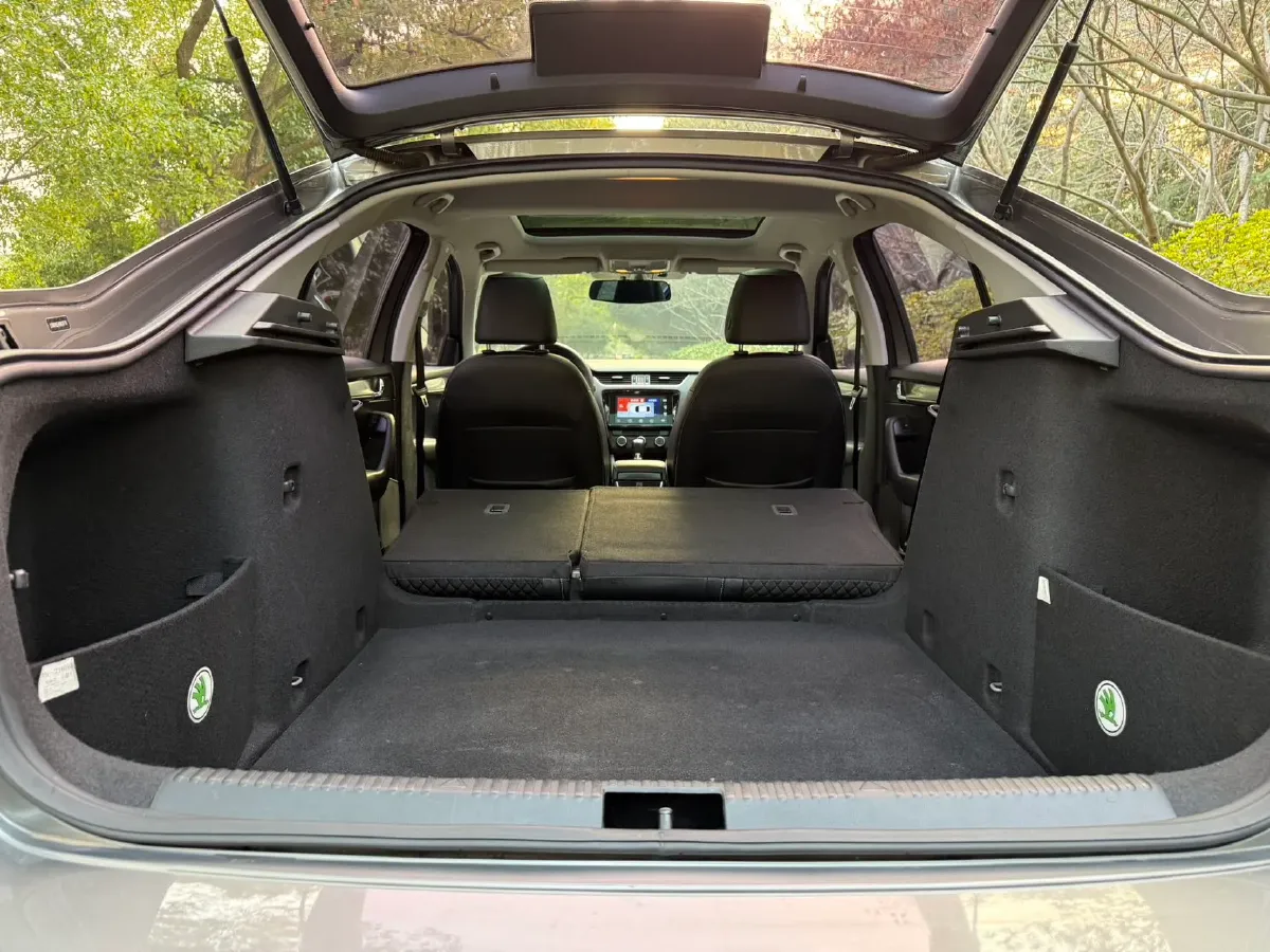 2019 Skoda Octavia 1.5L 116HP L4 6AT,autocango,china used car exporter,china ev exporter,chinese used car exporter,chinese used ev exporter