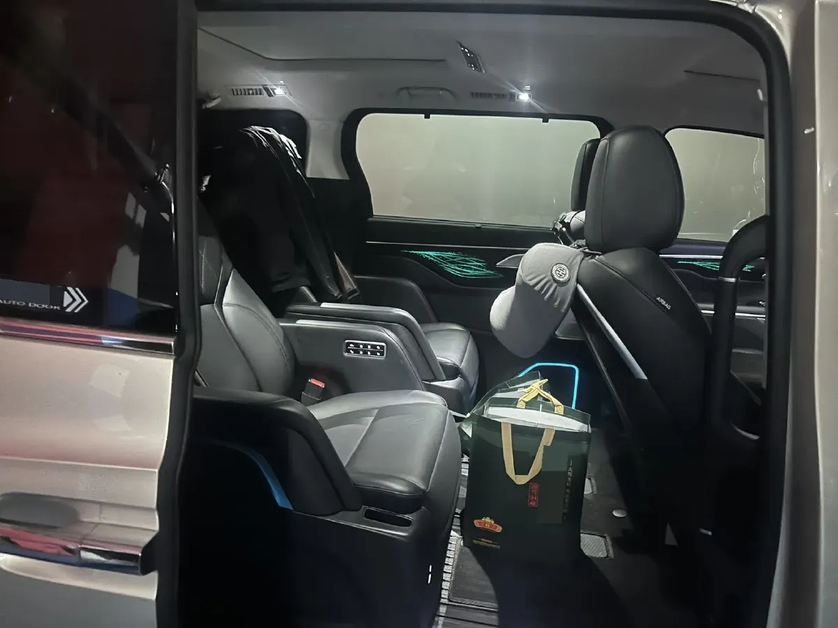 2024 Mercedes-Benz C Class 1.5T 204HP L4 9AT,autocango,china used car exporter,china ev exporter,chinese used car exporter,chinese used ev exporter