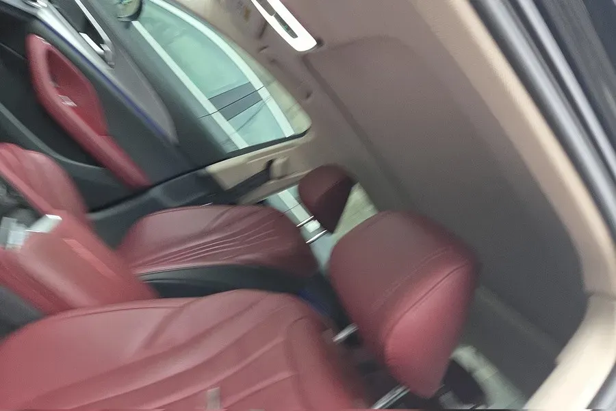 2023 HongQi H5 2.0T 224HP L4 8AT,autocango,china used car exporter,china ev exporter,chinese used car exporter,chinese used ev exporter