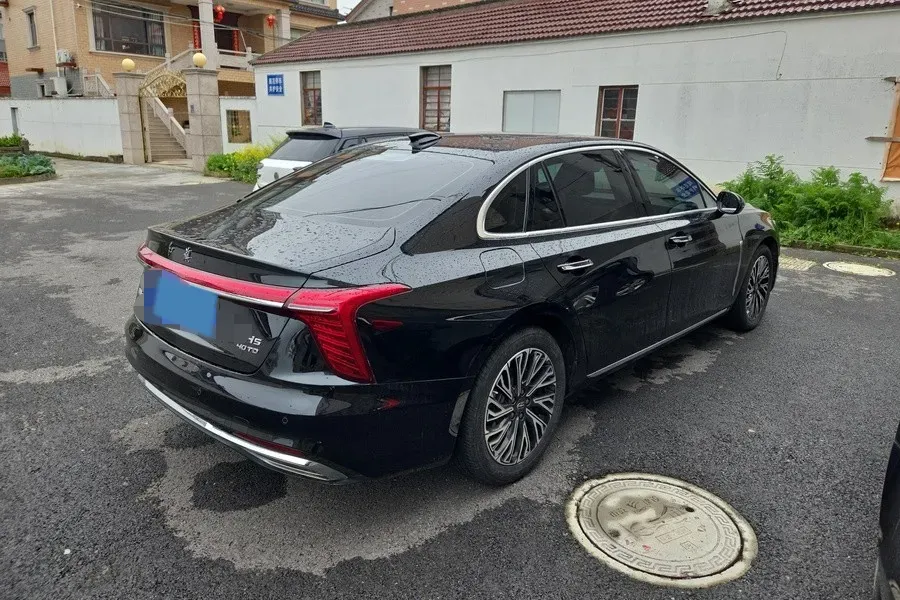 2023 HongQi H5 2.0T 224HP L4 8AT,autocango,china used car exporter,china ev exporter,chinese used car exporter,chinese used ev exporter