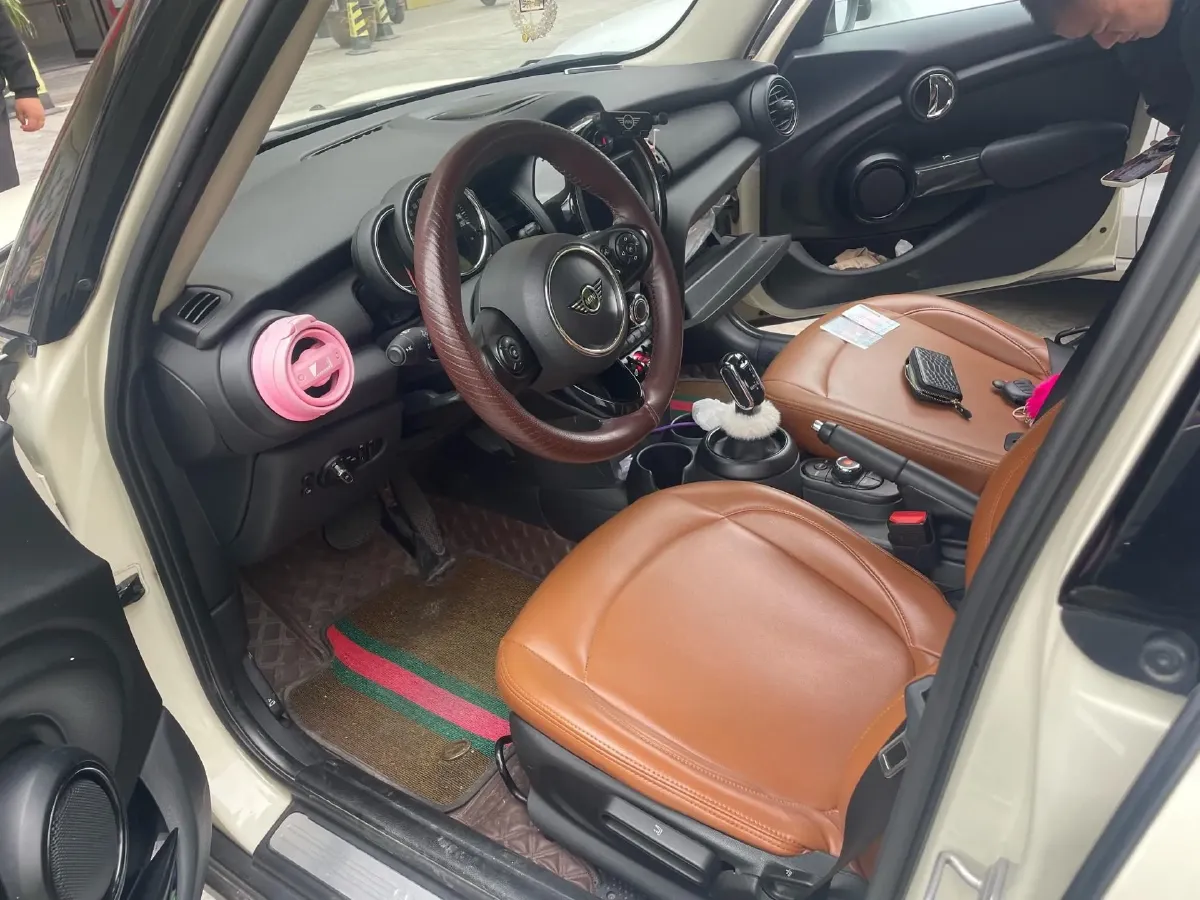 2020 MINI MINI 1.5T 102HP L3 7DCT,autocango,china used car exporter,china ev exporter,chinese used car exporter,chinese used ev exporter