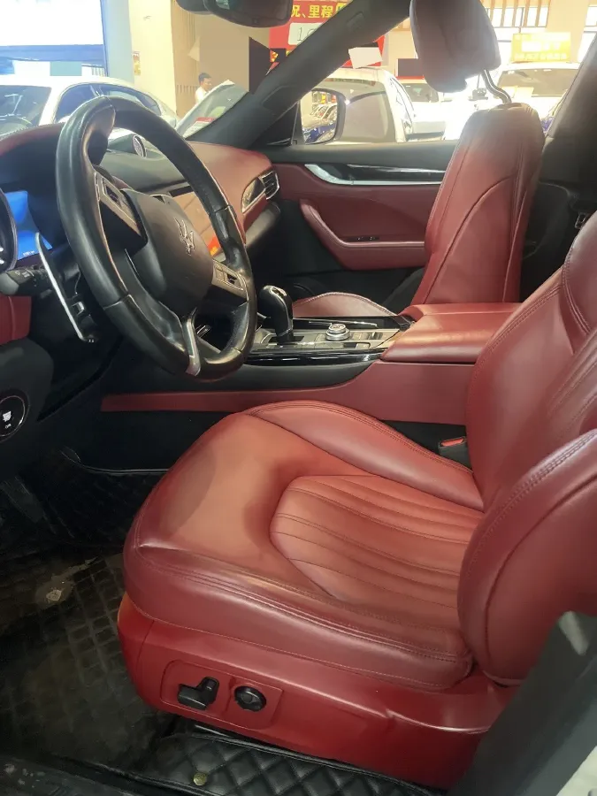 2018 Maserati Levante 3.0T 350HP V6 8AT,autocango,china used car exporter,china ev exporter,chinese used car exporter,chinese used ev exporter