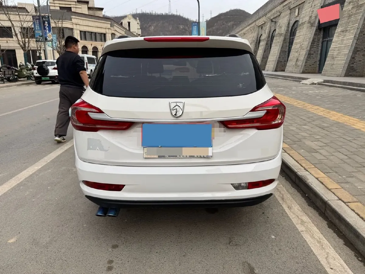 2017 BaoJun 310W 1.5L 112HP L4 6MT,autocango,china used car exporter,china ev exporter,chinese used car exporter,chinese used ev exporter