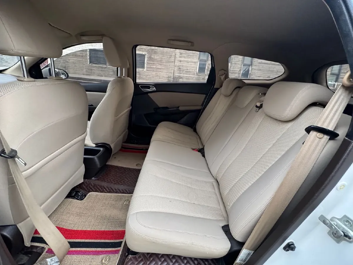 2017 BaoJun 310W 1.5L 112HP L4 6MT,autocango,china used car exporter,china ev exporter,chinese used car exporter,chinese used ev exporter